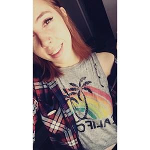 Meet your Posher, Kayla